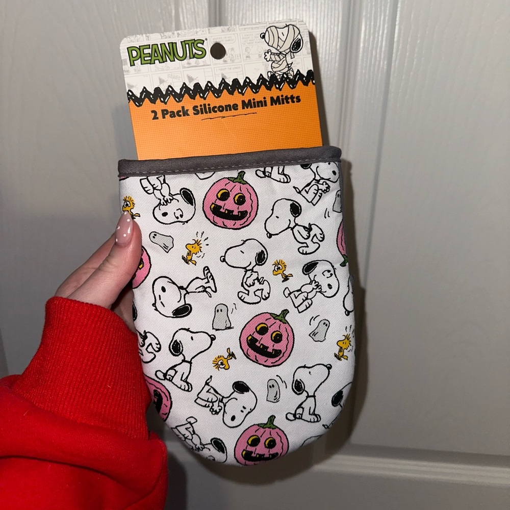 🆕 Peanuts Halloween Mini Mitts